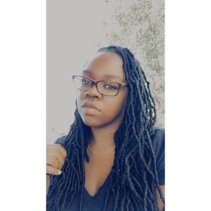 Meet your Posher, Tia